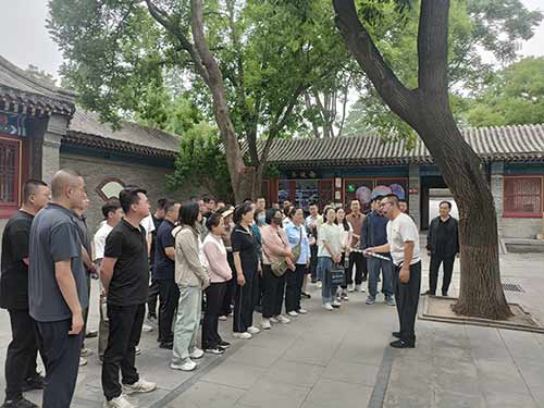 aa1dfaa902c9a3dfecbf1f58740e139.jpg