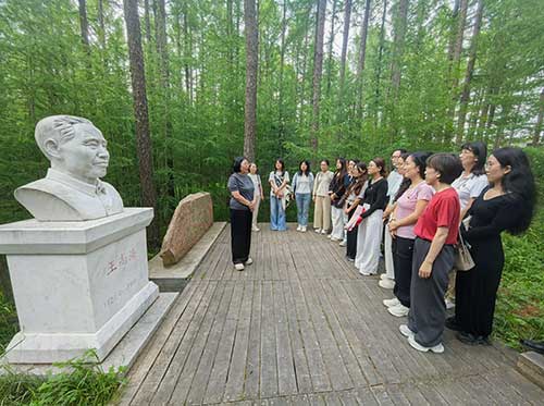 河北政法职业学院思政课教师在塞罕坝的机械林场研修实践